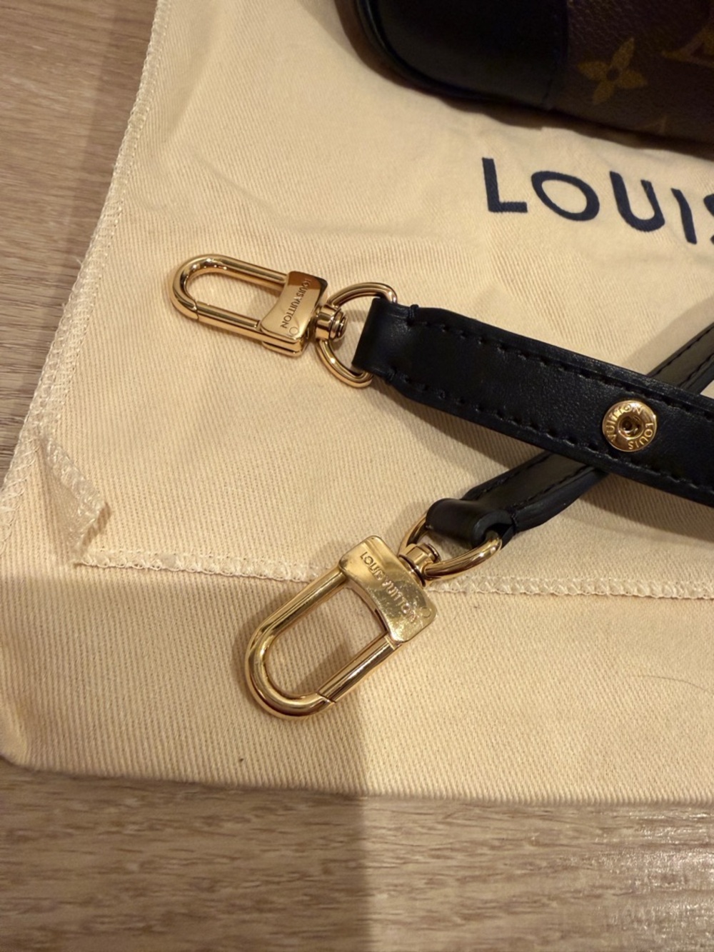Louis Vuitton Boulogne PM - Picture 4 of 8